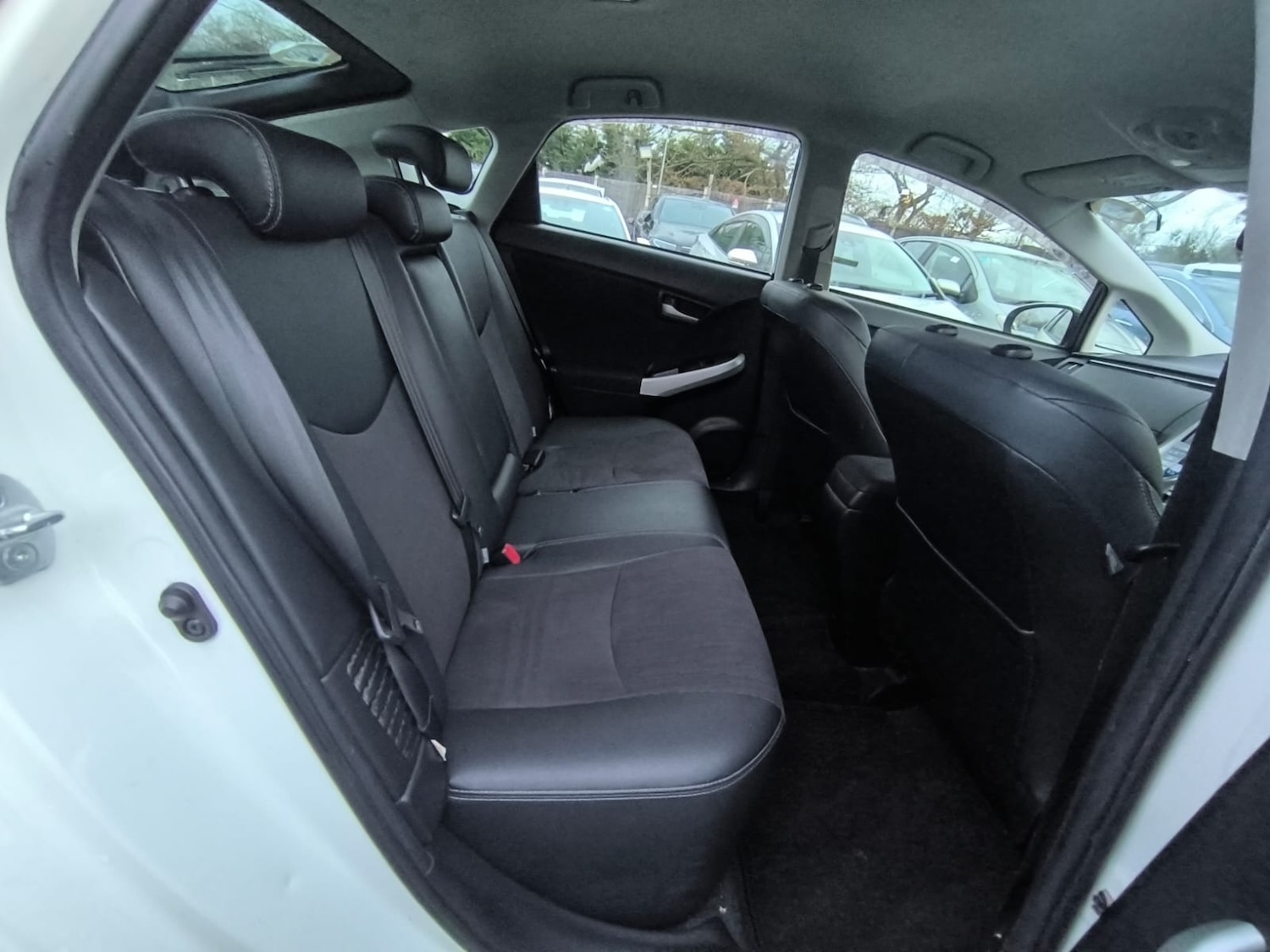 Used Toyota Prius 2015 for sale - 76945948: Photo 10