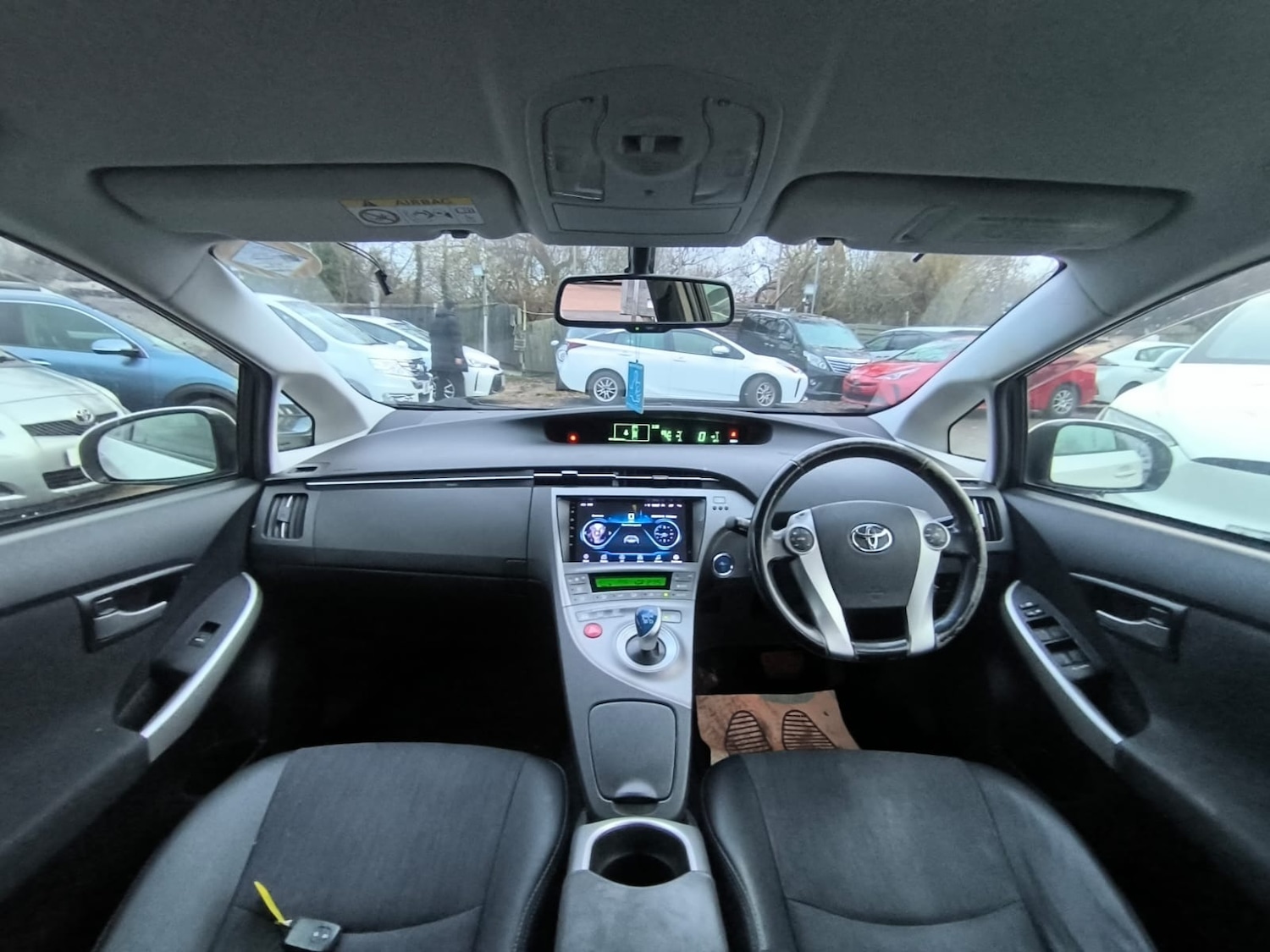 Used Toyota Prius 2015 for sale - 76945948: Photo 12