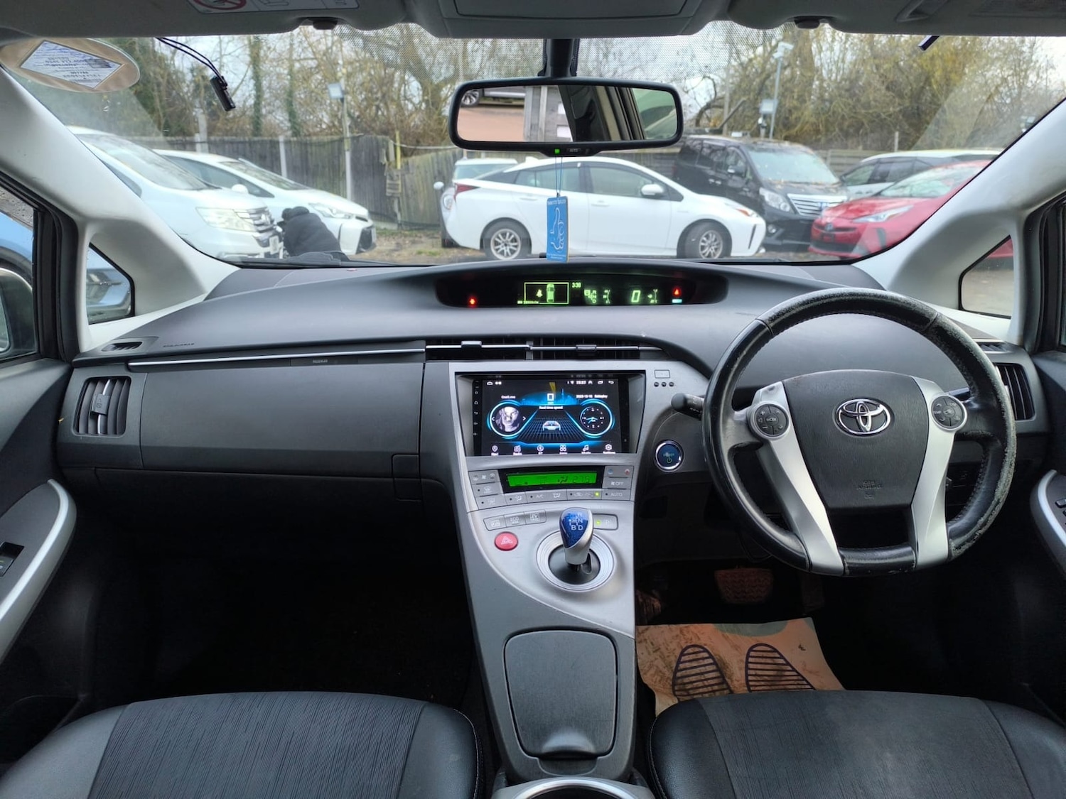 Used Toyota Prius 2015 for sale - 76945948: Photo 13