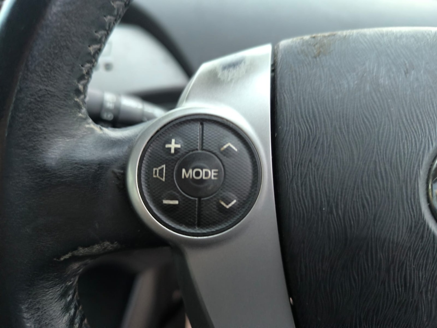 Used Toyota Prius 2015 for sale - 76945948: Photo 15