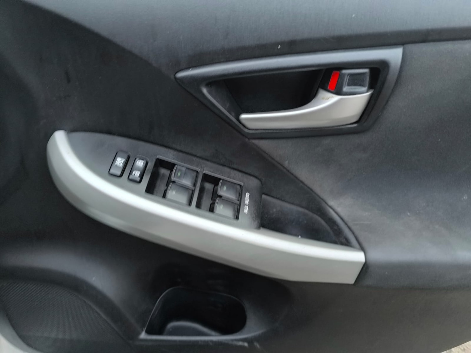 Used Toyota Prius 2015 for sale - 76945948: Photo 23