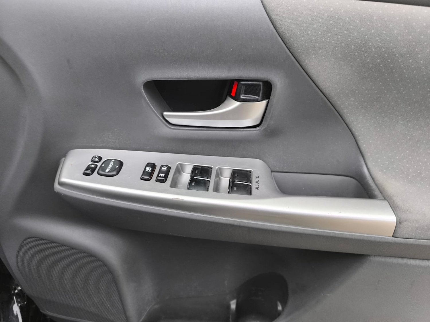 Used Toyota Prius+ 2014 for sale - 76450631: Photo 27