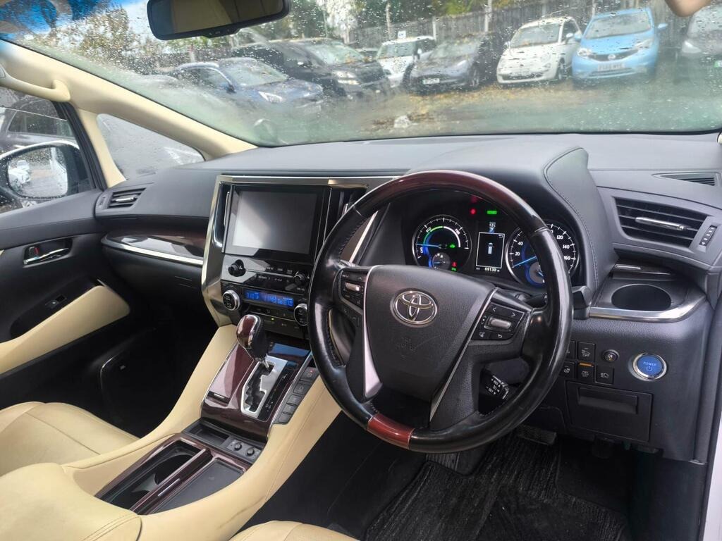 Used Toyota Alphard 2017 for sale - 76542924: Photo 10