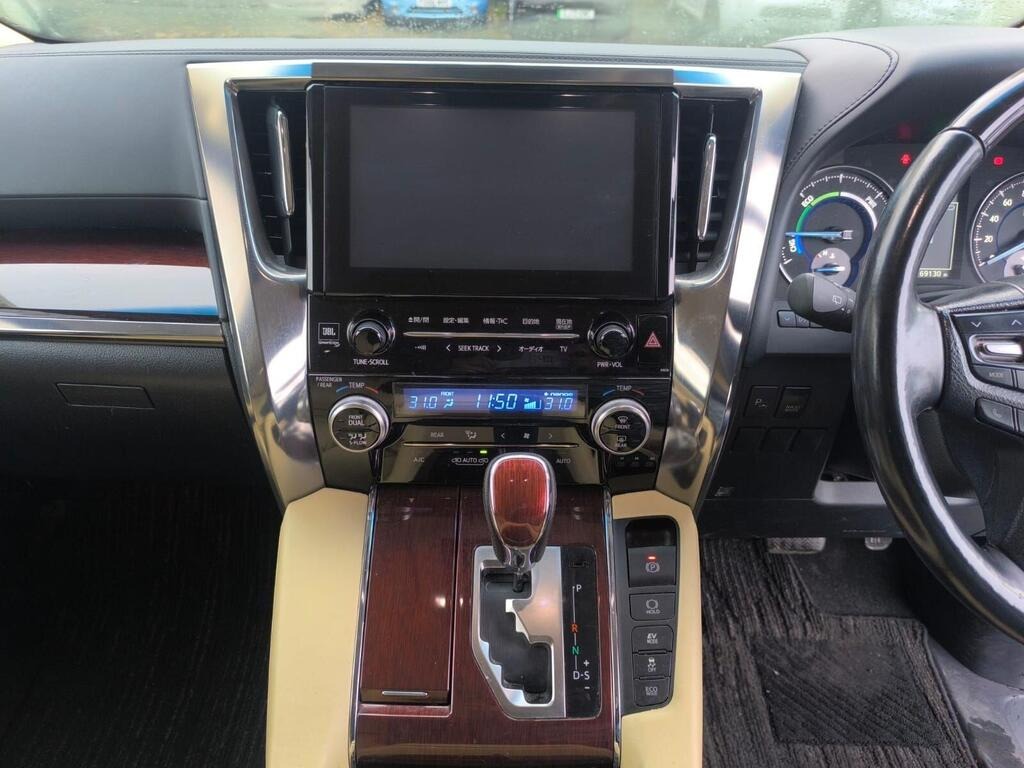 Used Toyota Alphard 2017 for sale - 76542924: Photo 20