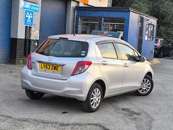 Used Toyota Yaris 2013 for sale - 79502770: Photo