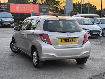 Used Toyota Yaris 2013 for sale - 79502770: Photo