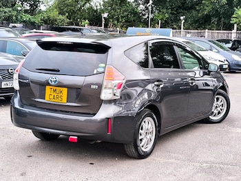 Used Toyota Prius+ 2019 for sale - 75511980: Photo