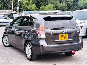 Used Toyota Prius+ 2019 for sale - 75511980: Photo