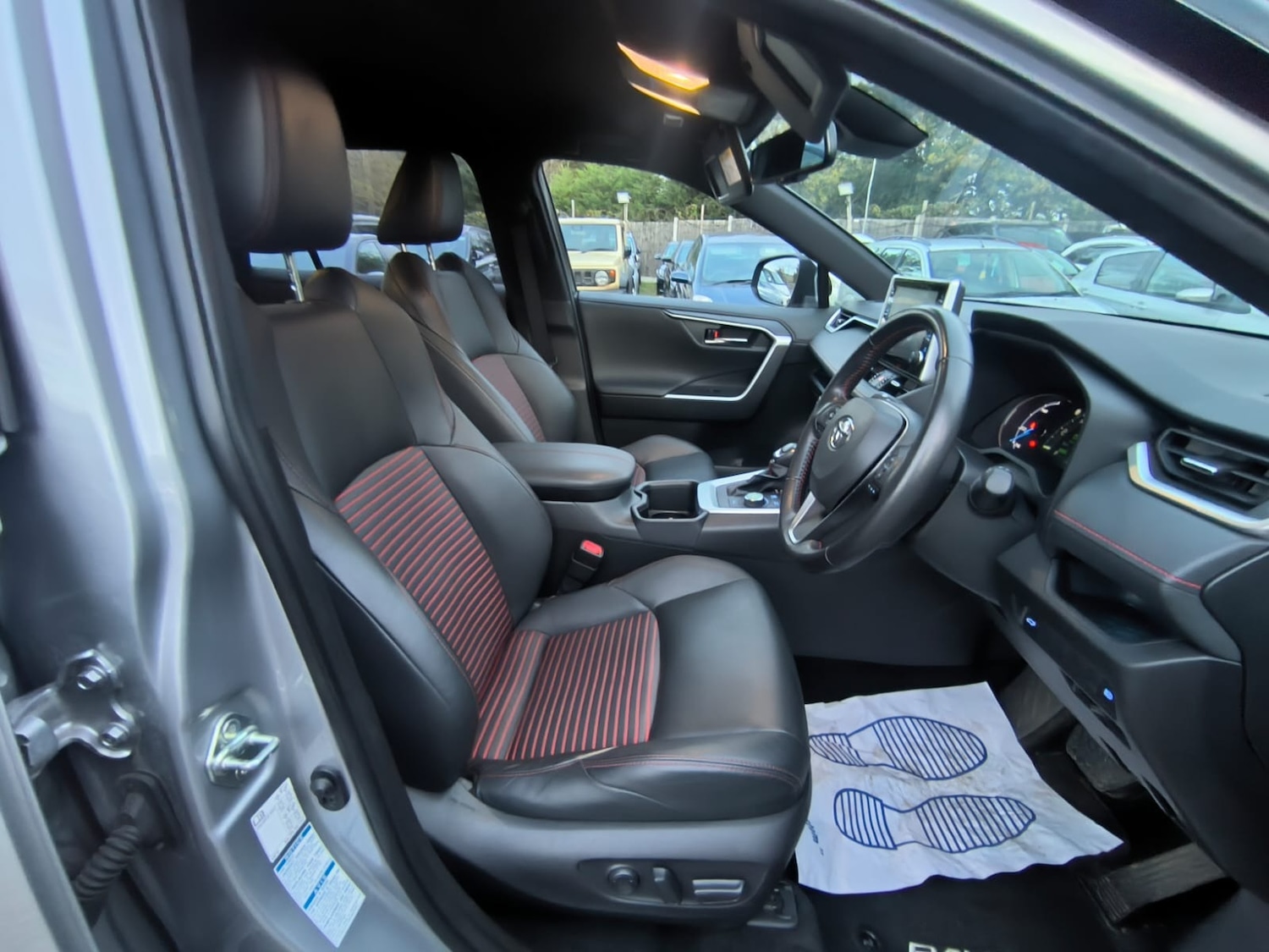 Used Toyota RAV4 2022 for sale - 76762779: Photo 8