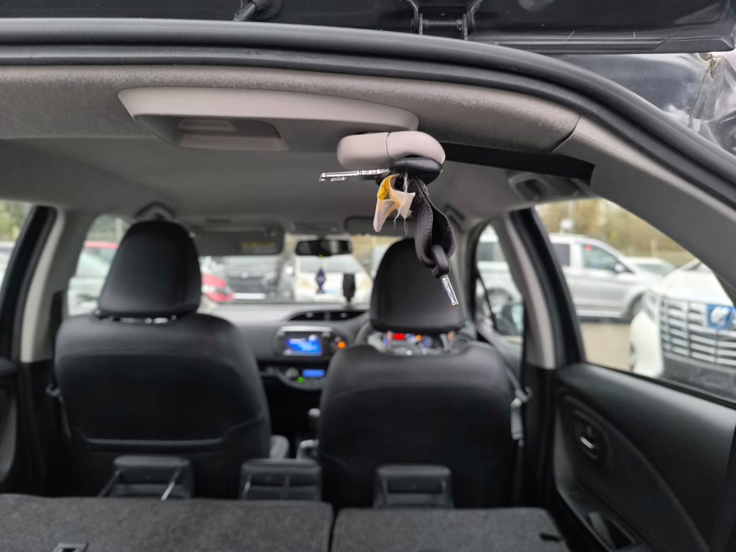 Used Toyota Yaris 2014 for sale - 77715111: Photo 28