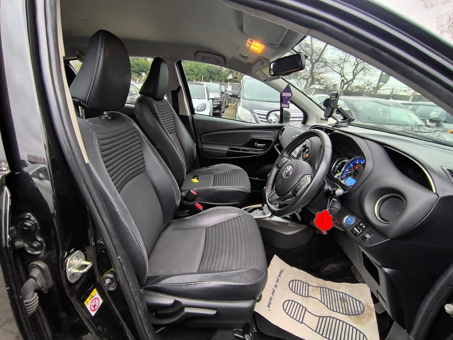 Used Toyota Yaris 2014 for sale - 77715111: Photo 8