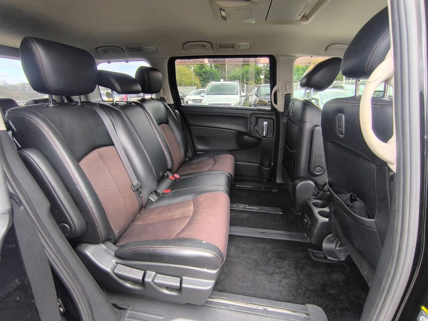 Used Nissan Elgrand 2010 for sale - 76193372: Photo 11