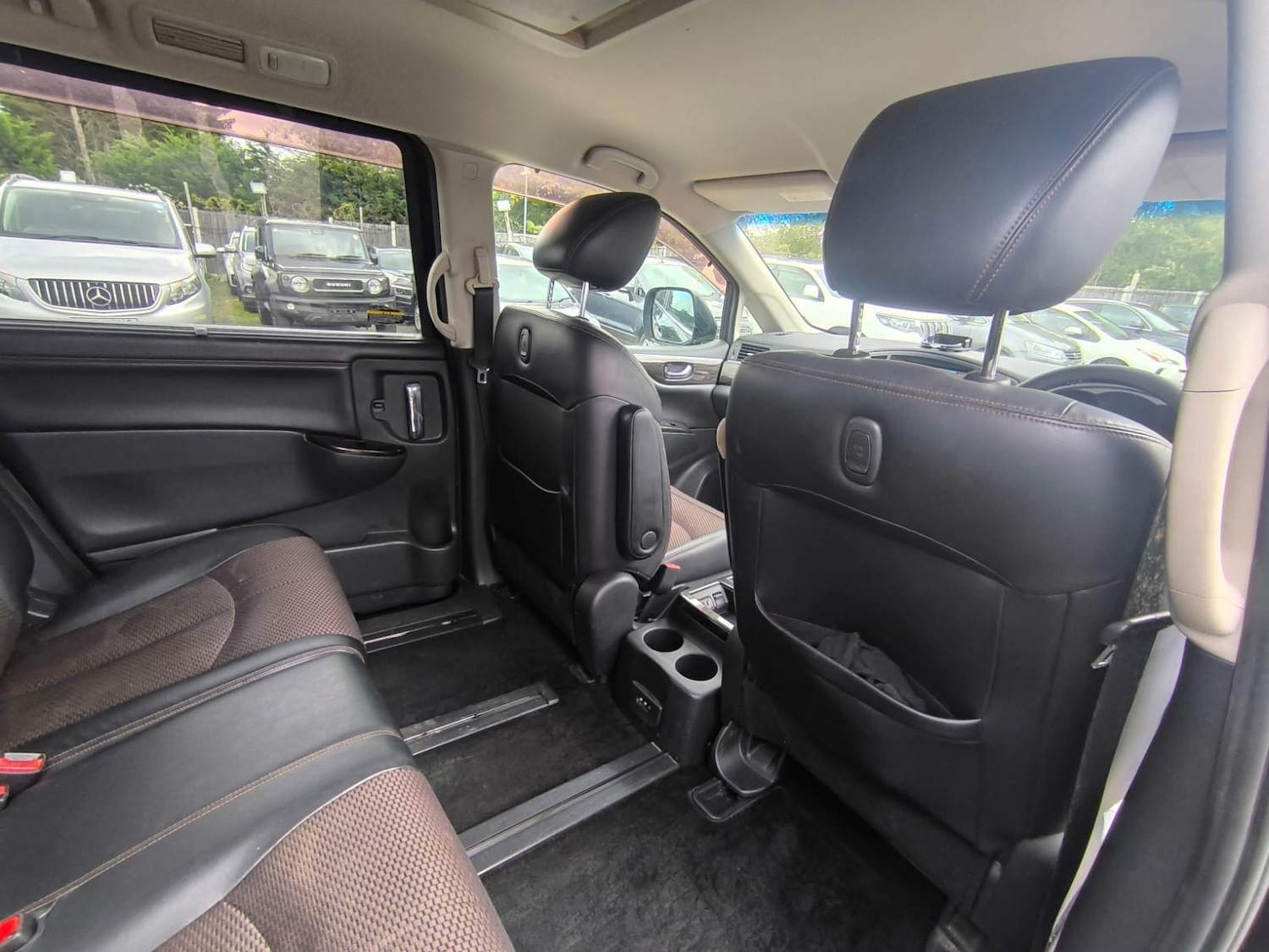 Used Nissan Elgrand 2010 for sale - 76193372: Photo 12