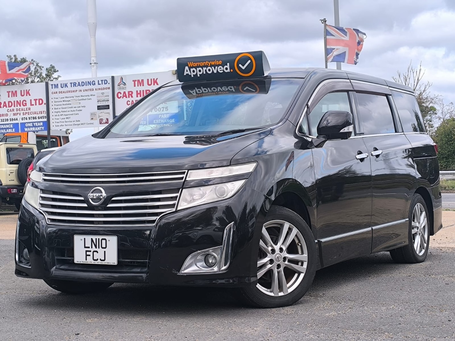 Used Nissan Elgrand 2010 for sale - 76193372: Photo 2