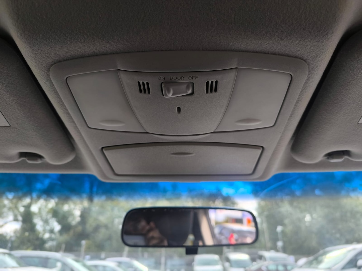 Used Nissan Elgrand 2010 for sale - 76193372: Photo 23