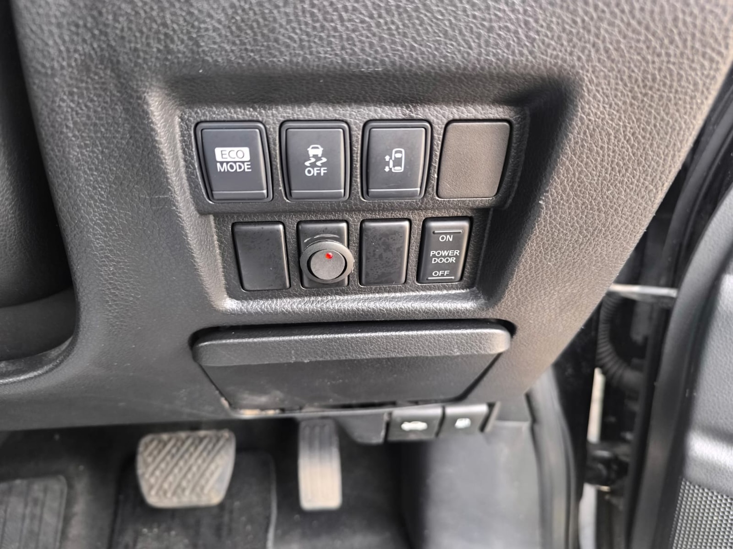 Used Nissan Elgrand 2010 for sale - 76193372: Photo 29