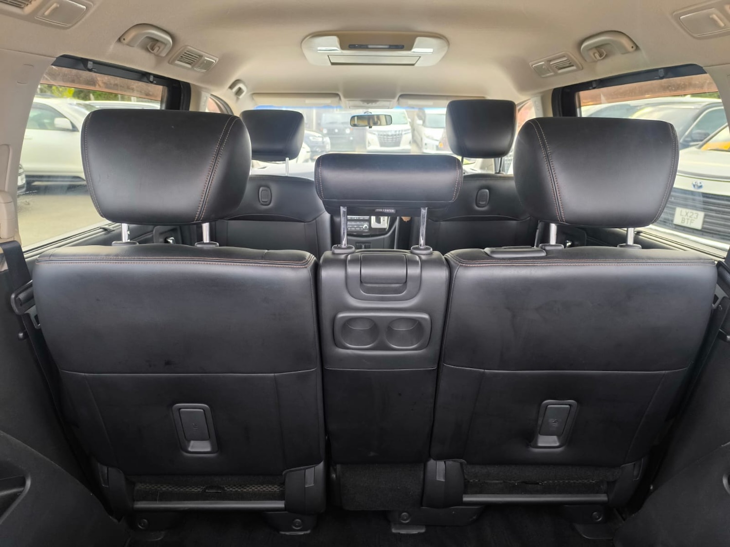 Used Nissan Elgrand 2010 for sale - 76193372: Photo 33