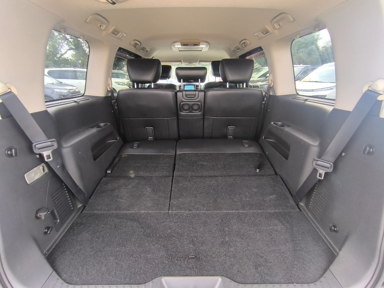 Used Nissan Elgrand 2010 for sale - 76193372: Photo 37