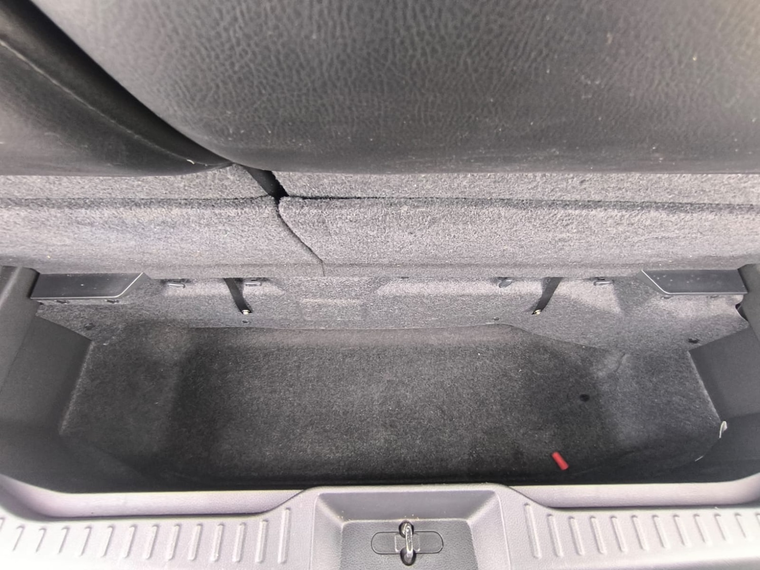 Used Nissan Elgrand 2010 for sale - 76193372: Photo 38