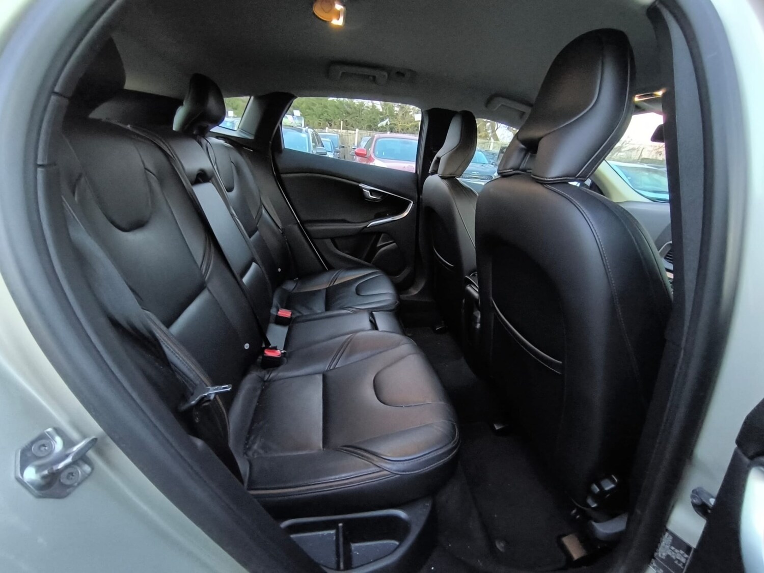 Used Volvo V40 2019 for sale - 77931184: Photo 11