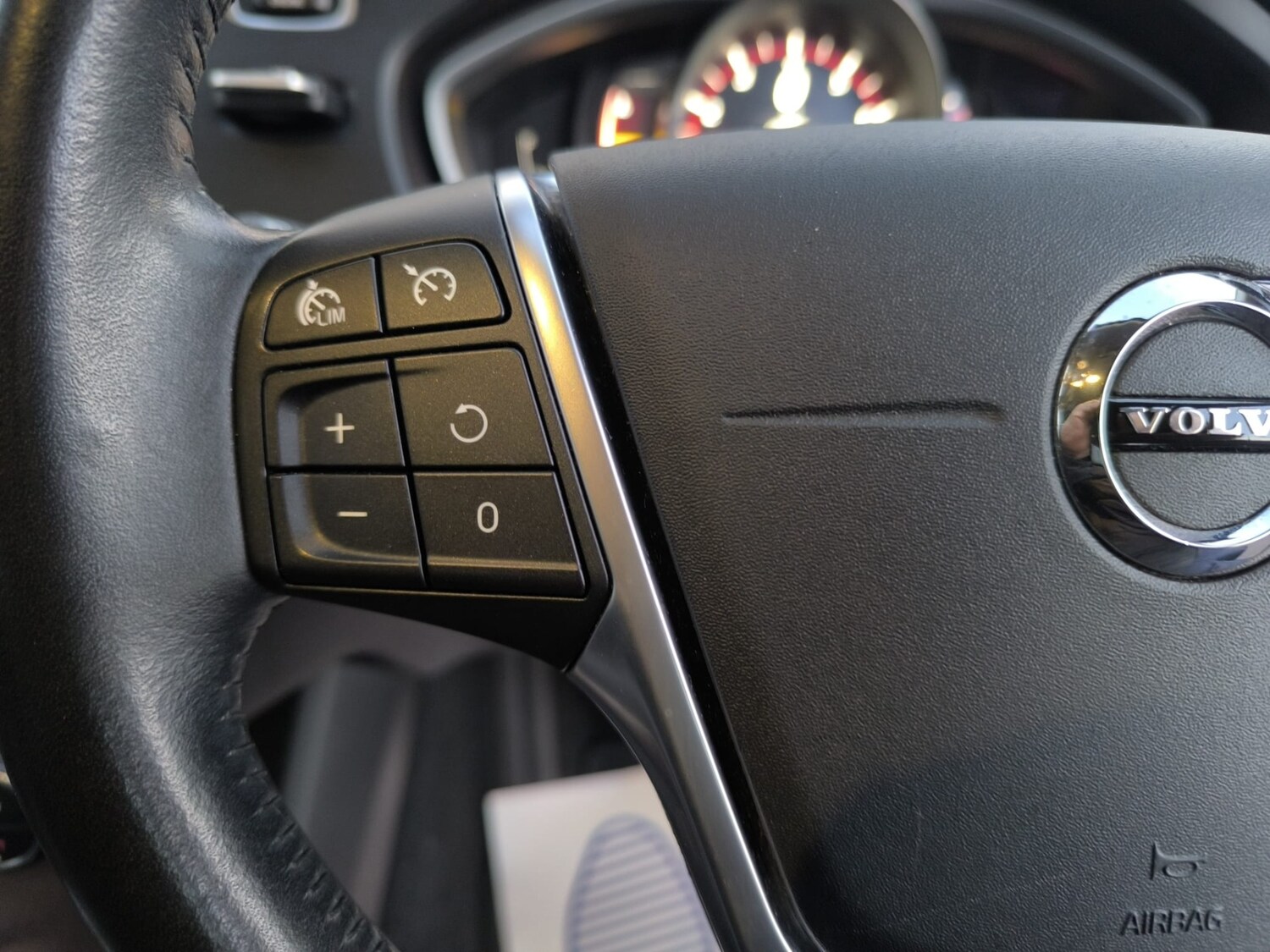 Used Volvo V40 2019 for sale - 77931184: Photo 15