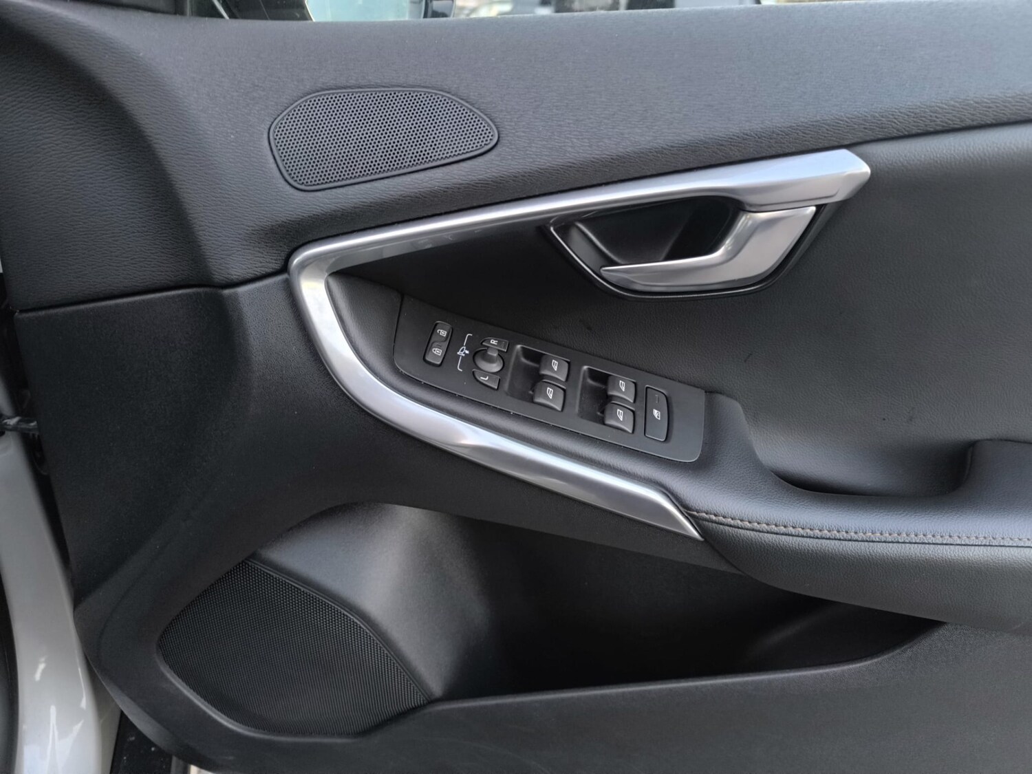 Used Volvo V40 2019 for sale - 77931184: Photo 25