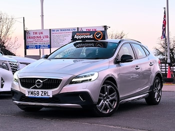 Used Volvo V40 2019 for sale - 77931184: Photo