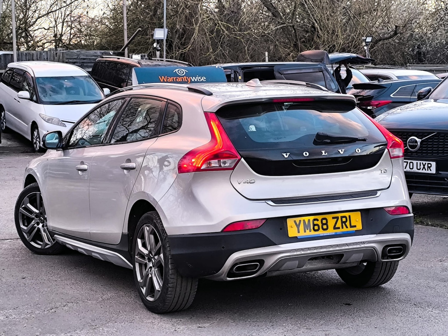 Used Volvo V40 2019 for sale - 77931184: Photo 4