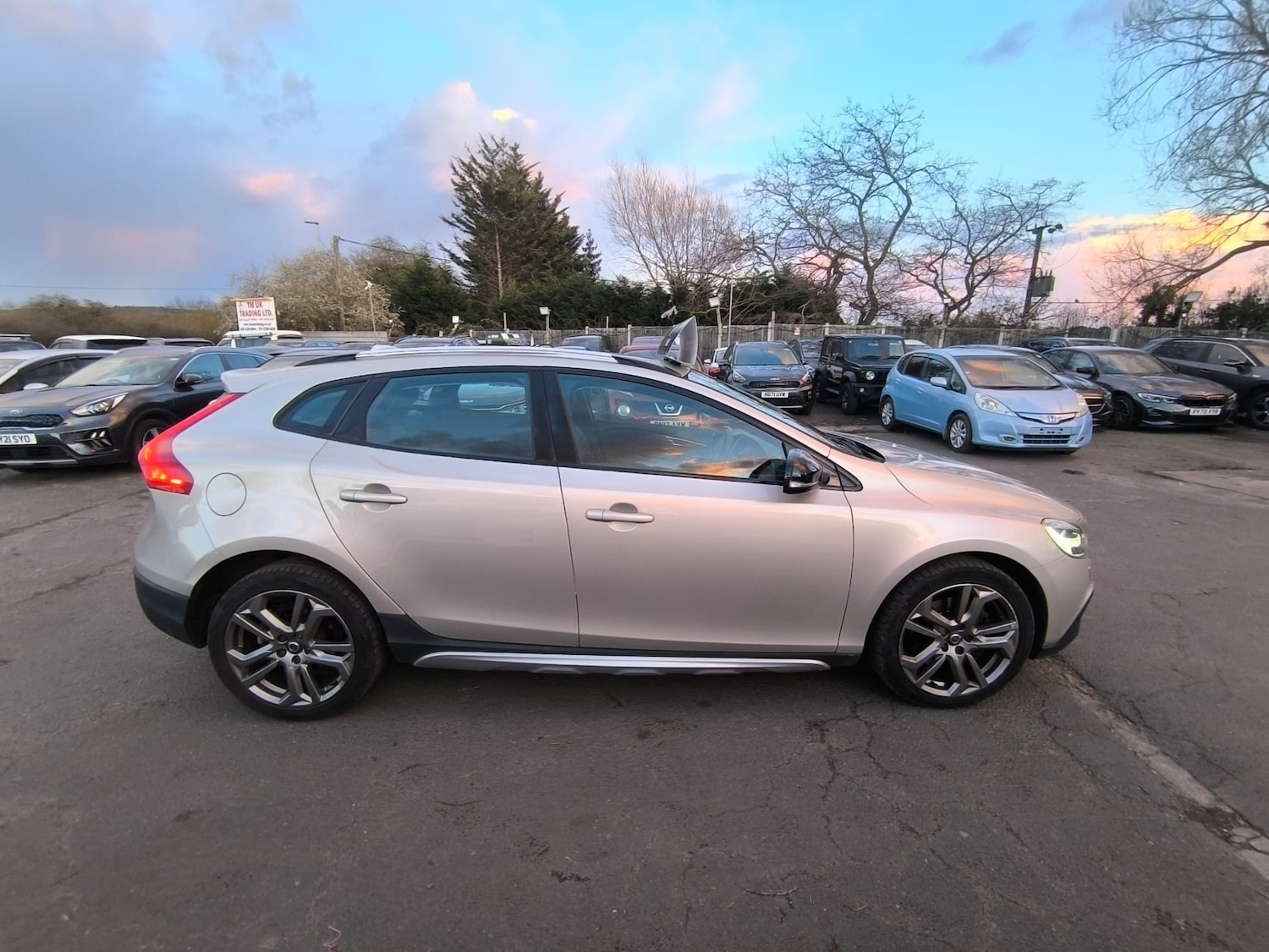 Used Volvo V40 2019 for sale - 77931184: Photo 5