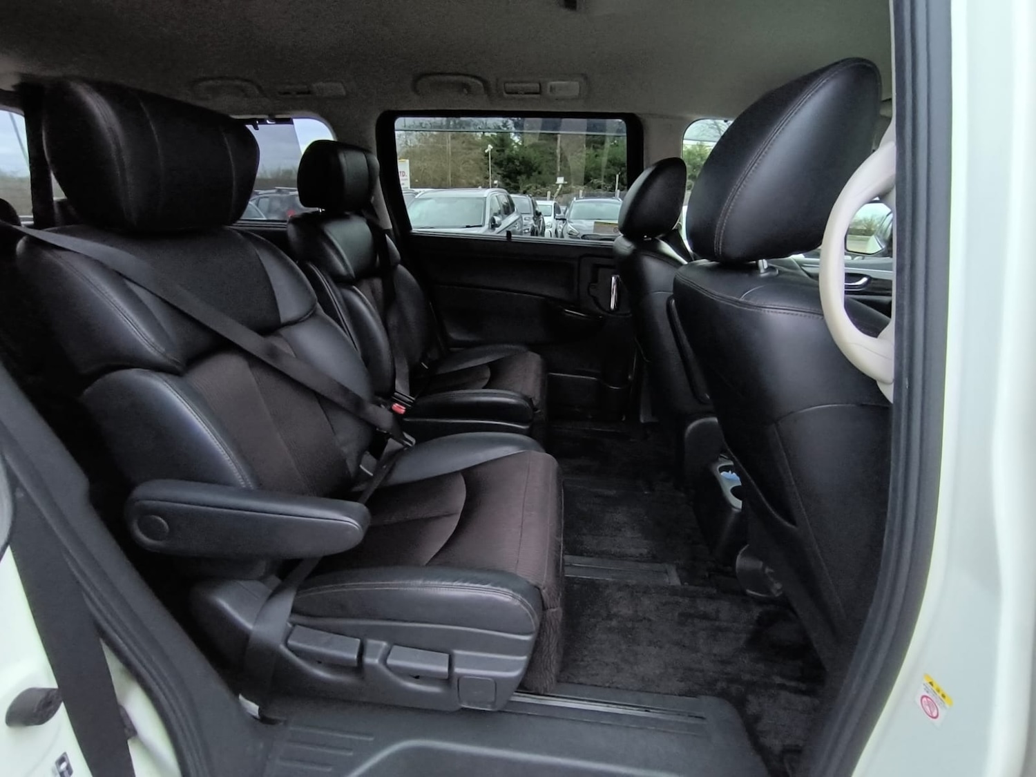 Used Nissan Elgrand 2015 for sale - 77702600: Photo 11