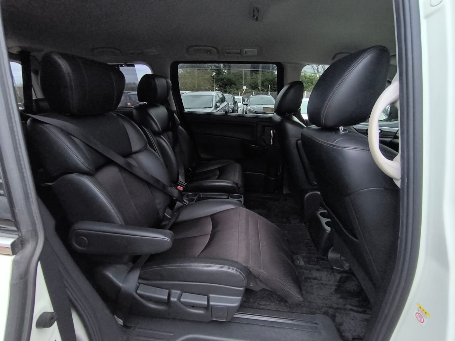 Used Nissan Elgrand 2015 for sale - 77702600: Photo 12