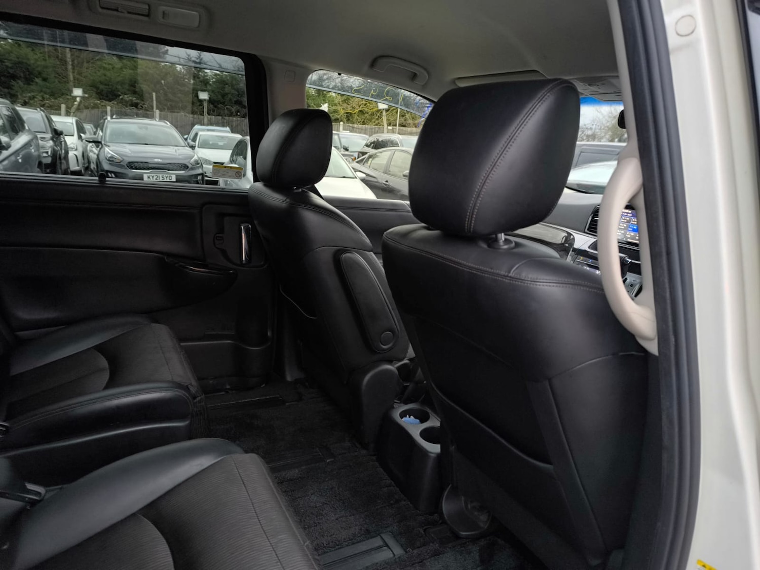 Used Nissan Elgrand 2015 for sale - 77702600: Photo 13