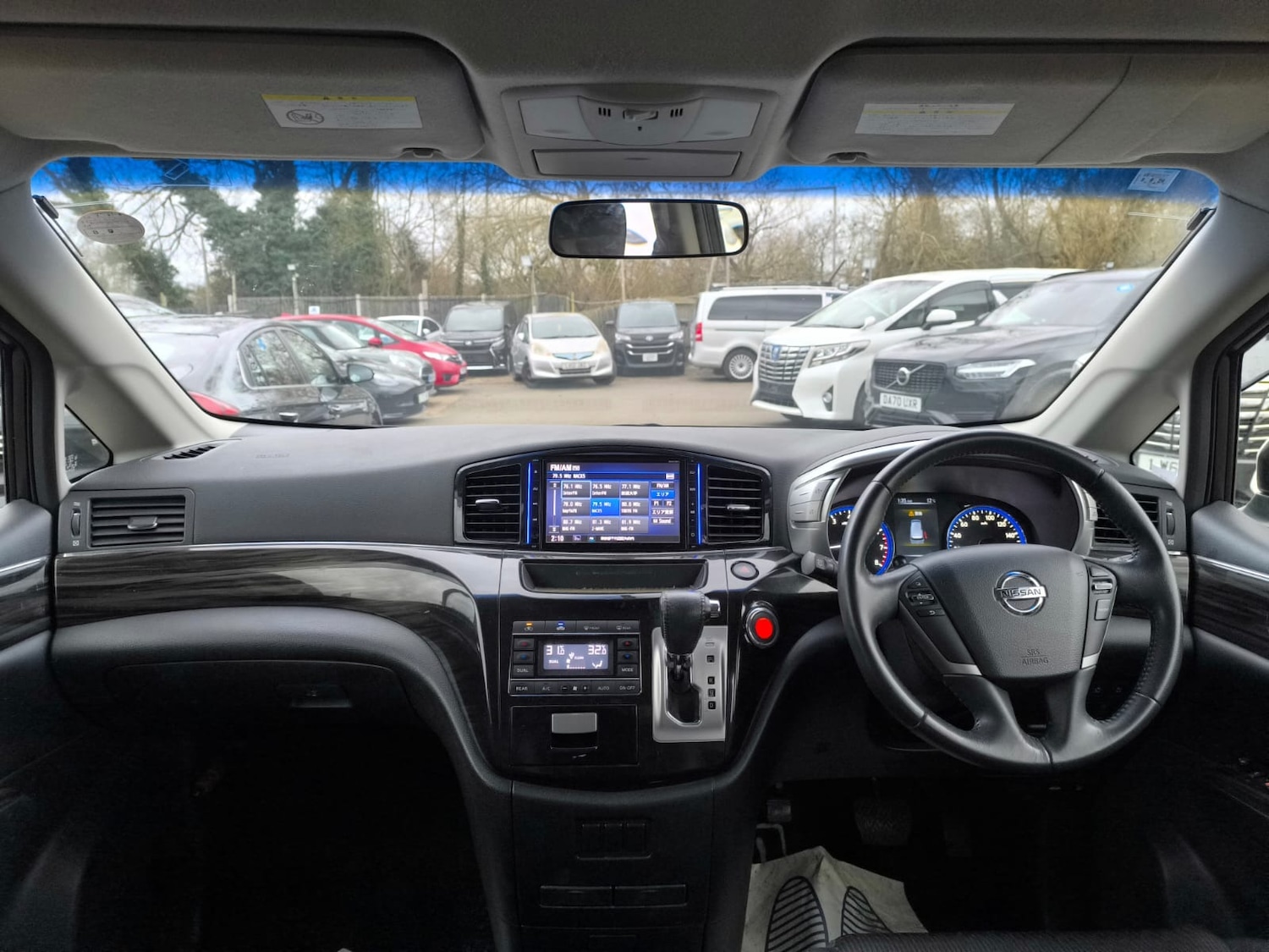 Used Nissan Elgrand 2015 for sale - 77702600: Photo 16