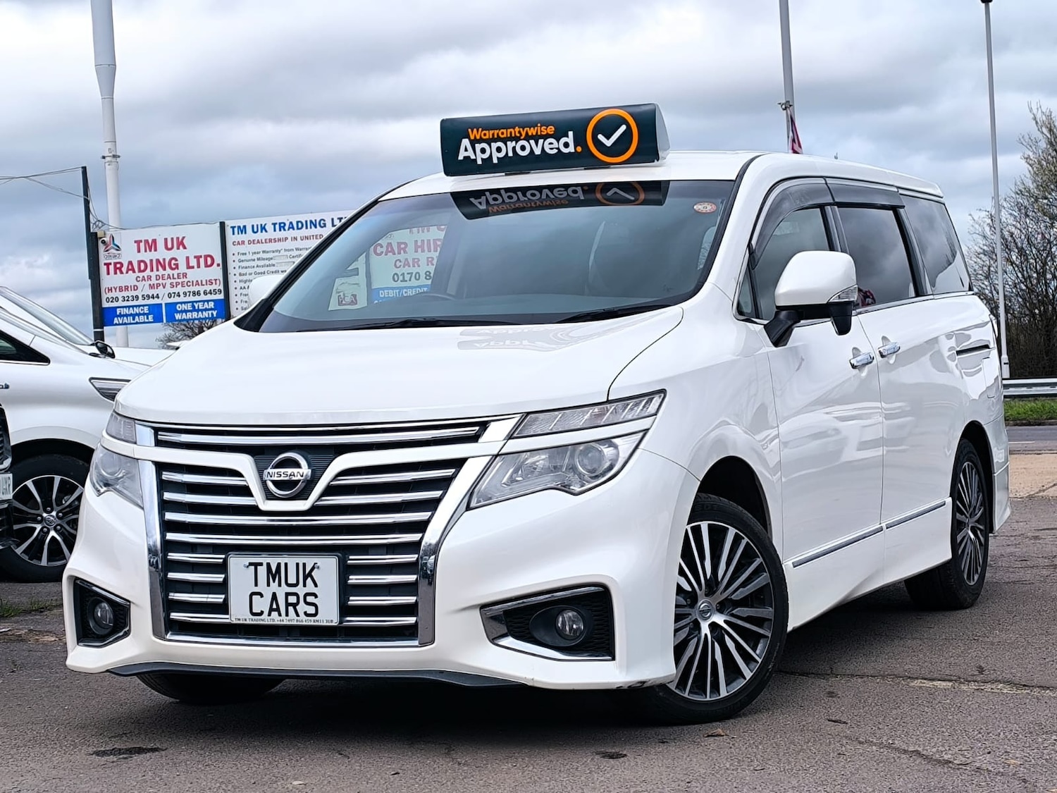 Used Nissan Elgrand 2015 for sale - 77702600: Photo 2
