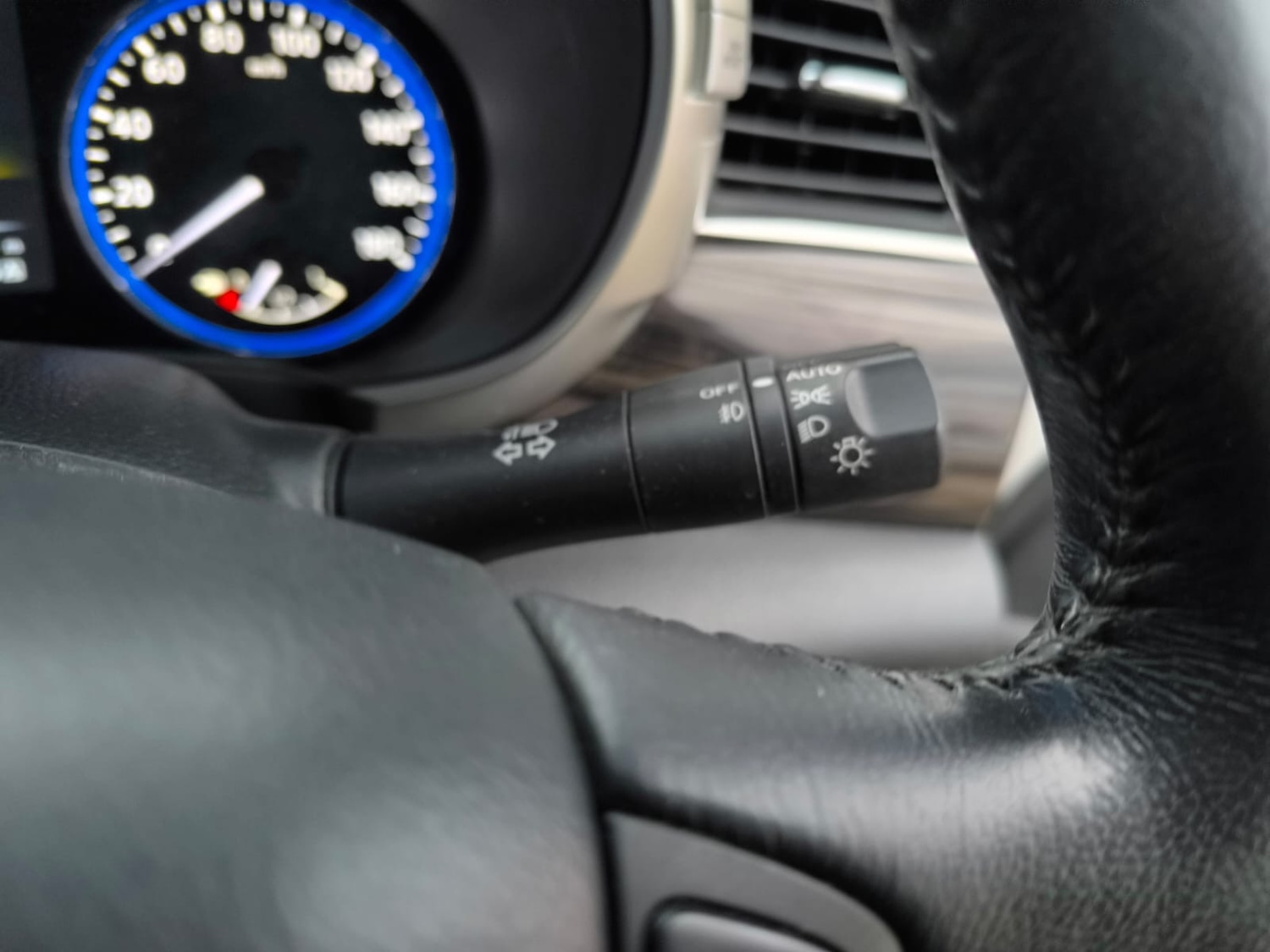 Used Nissan Elgrand 2015 for sale - 77702600: Photo 26