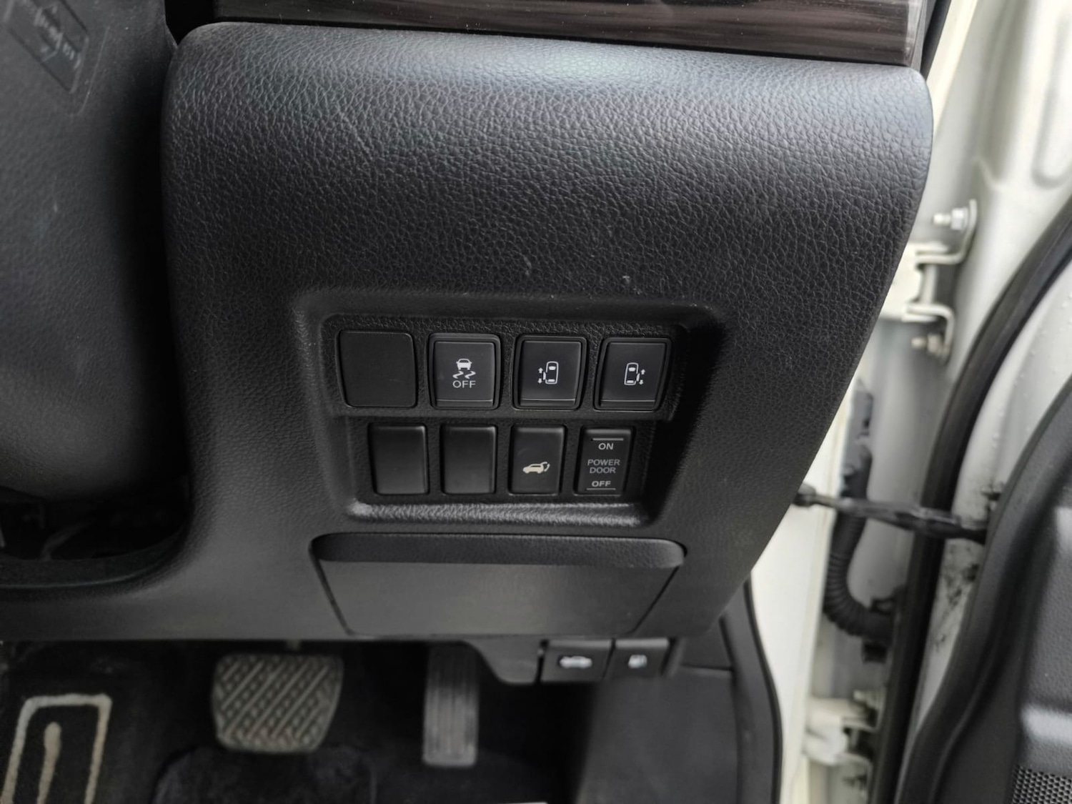 Used Nissan Elgrand 2015 for sale - 77702600: Photo 31