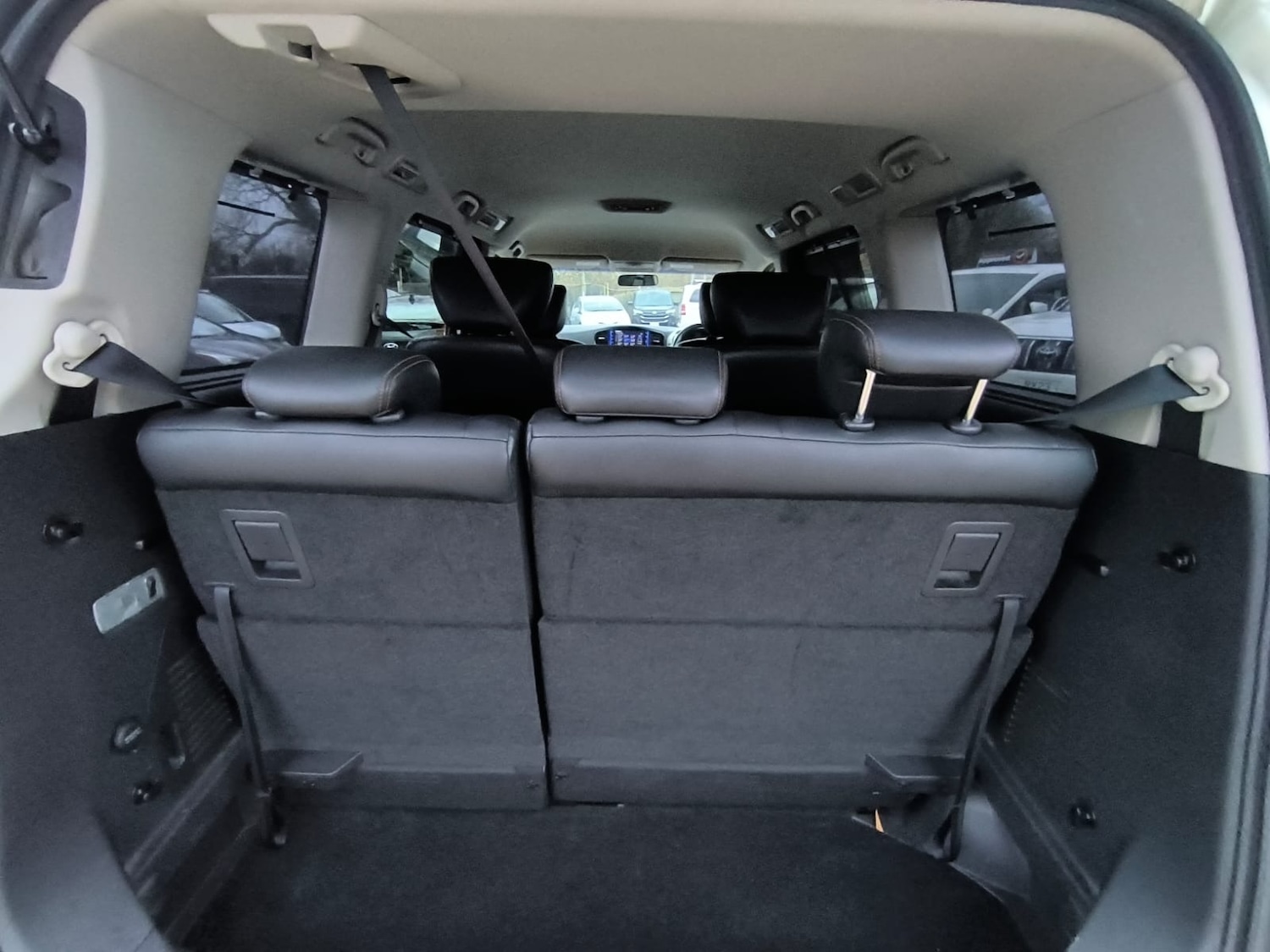 Used Nissan Elgrand 2015 for sale - 77702600: Photo 34