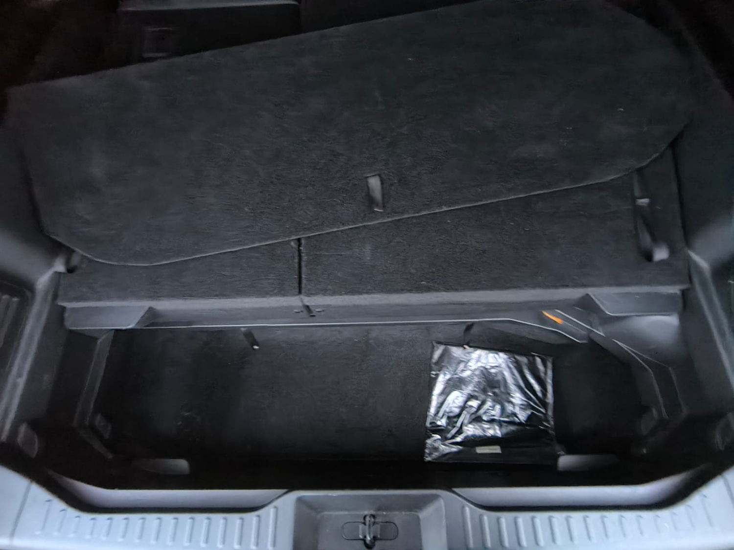 Used Nissan Elgrand 2015 for sale - 77702600: Photo 35