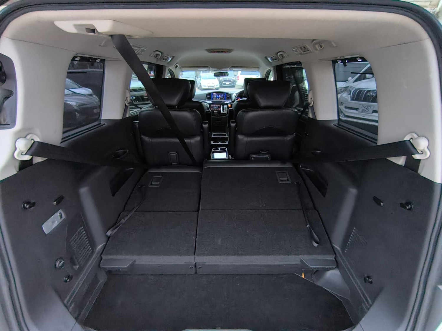 Used Nissan Elgrand 2015 for sale - 77702600: Photo 37