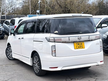 Used Nissan Elgrand 2015 for sale - 77702600: Photo