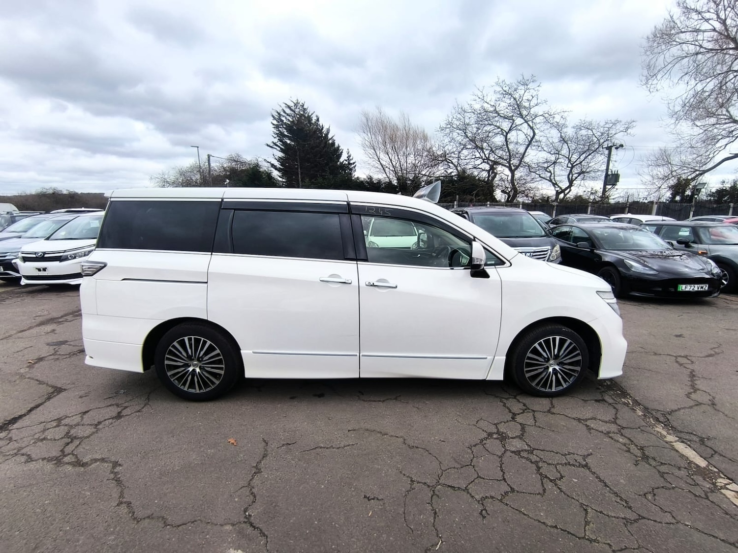 Used Nissan Elgrand 2015 for sale - 77702600: Photo 5