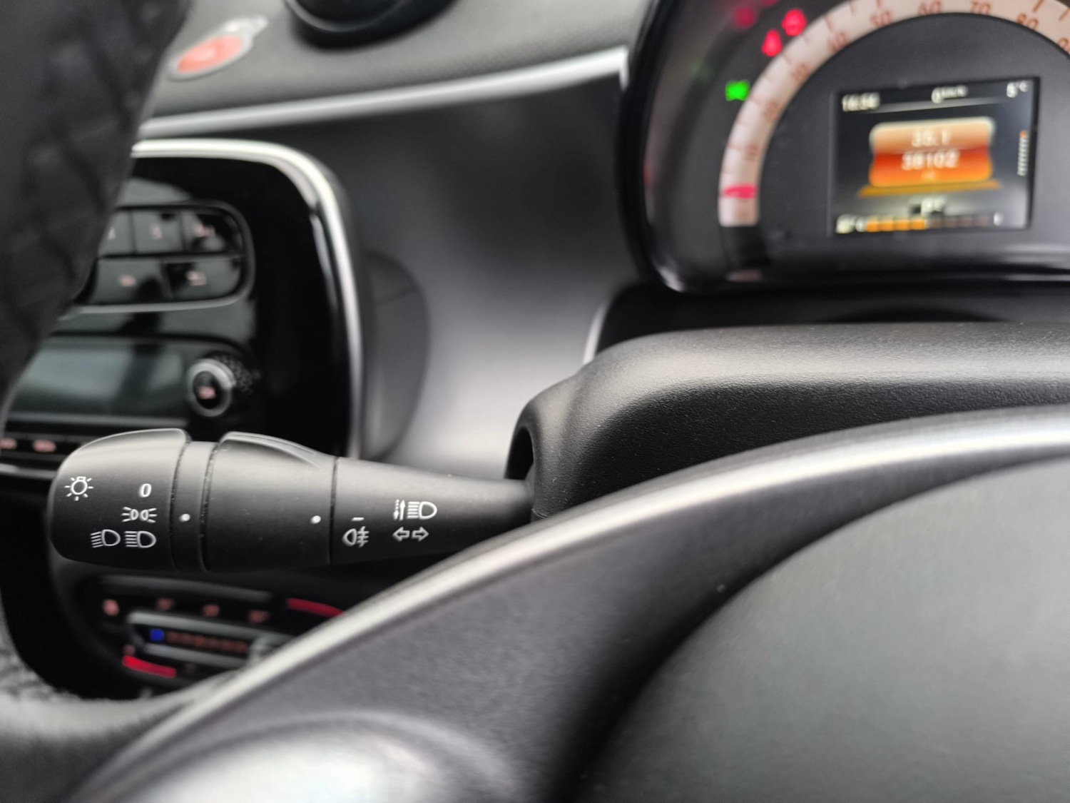 Used smart fortwo 2018 for sale - 77687416: Photo 18