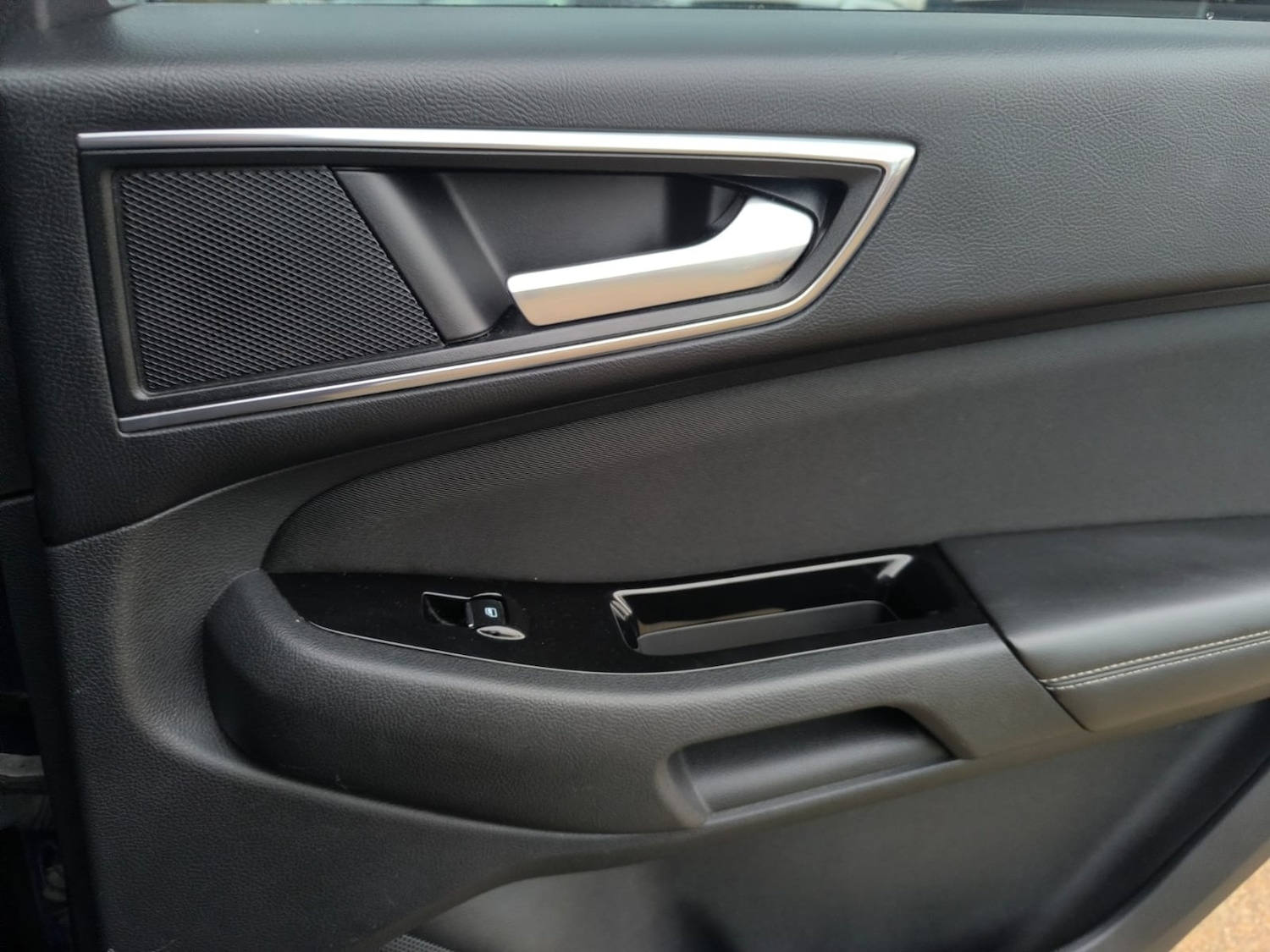 Used Ford S-Max 2015 for sale - 77270804: Photo 31