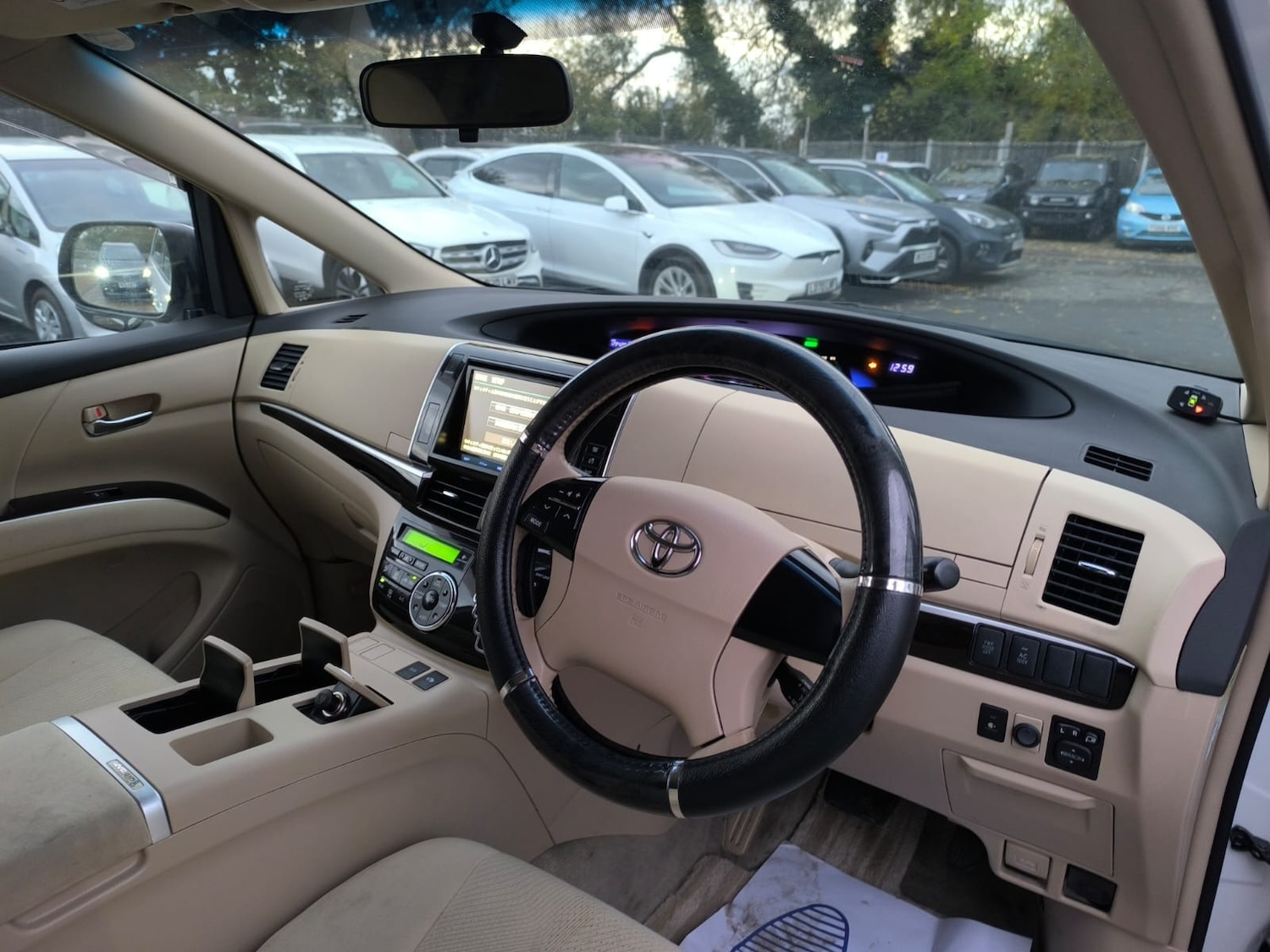 Used Toyota Estima 2013 for sale - 76477816: Photo 10