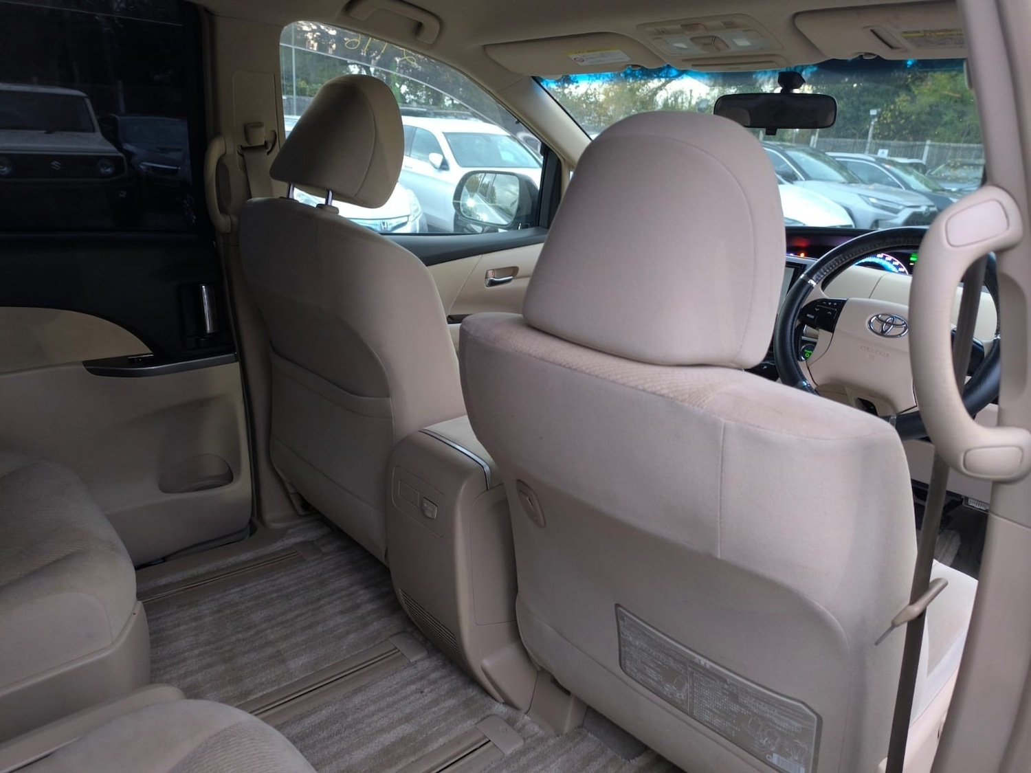 Used Toyota Estima 2013 for sale - 76477816: Photo 12