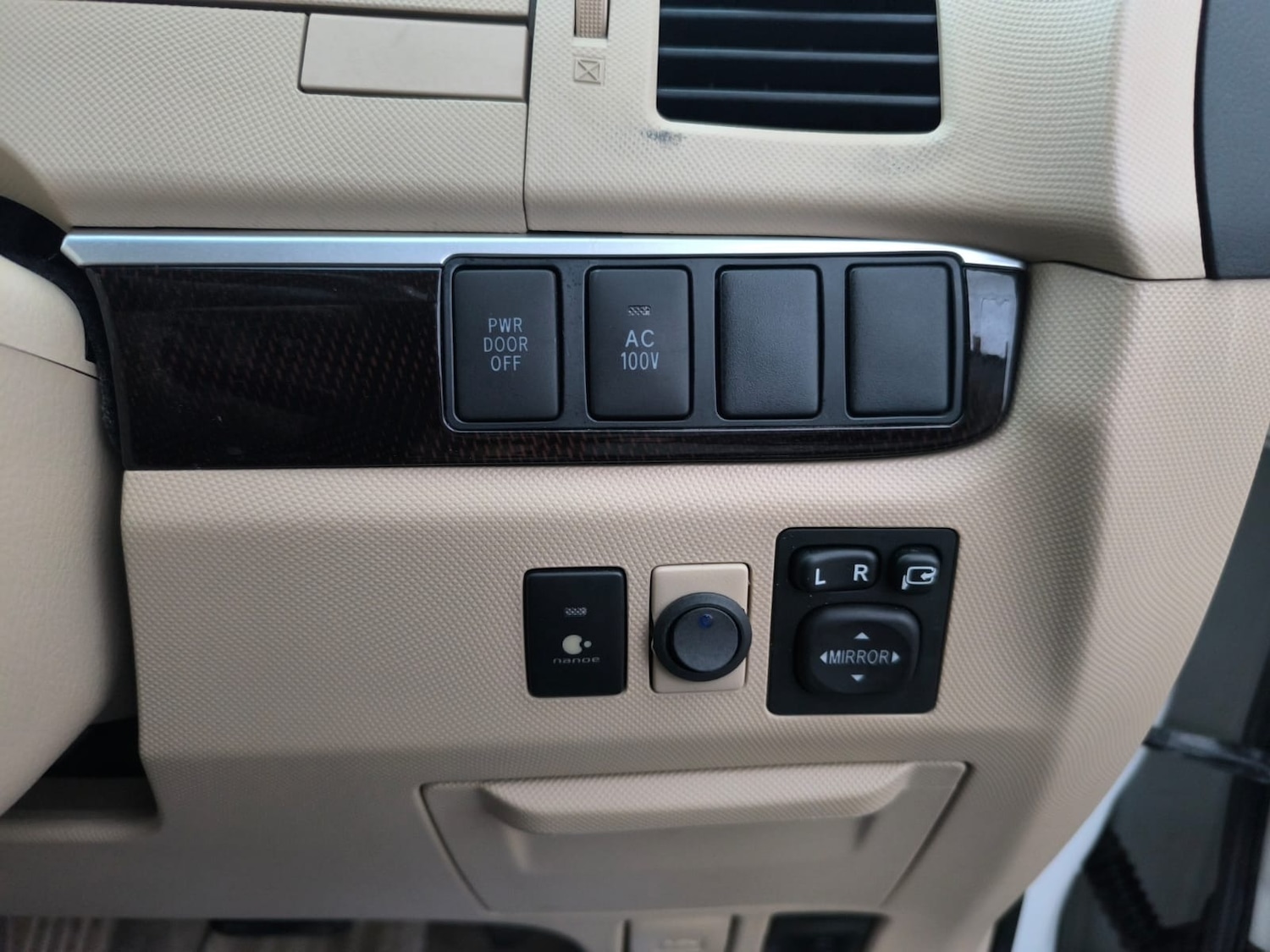 Used Toyota Estima 2013 for sale - 76477816: Photo 27