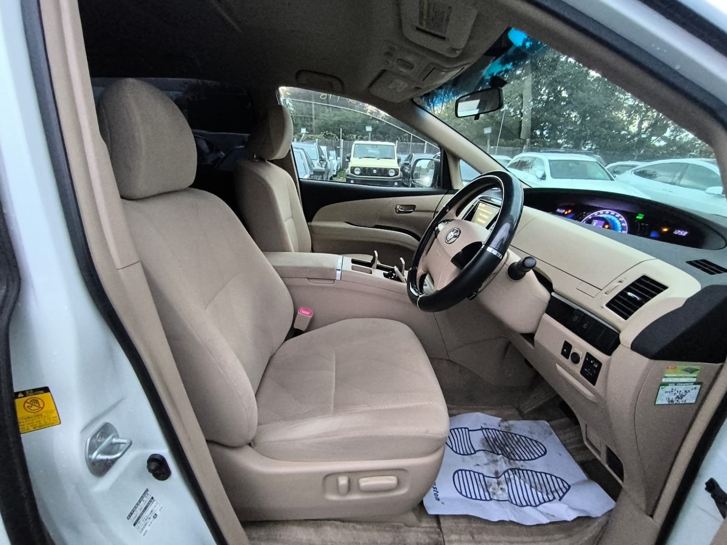 Used Toyota Estima 2013 for sale - 76477816: Photo 9