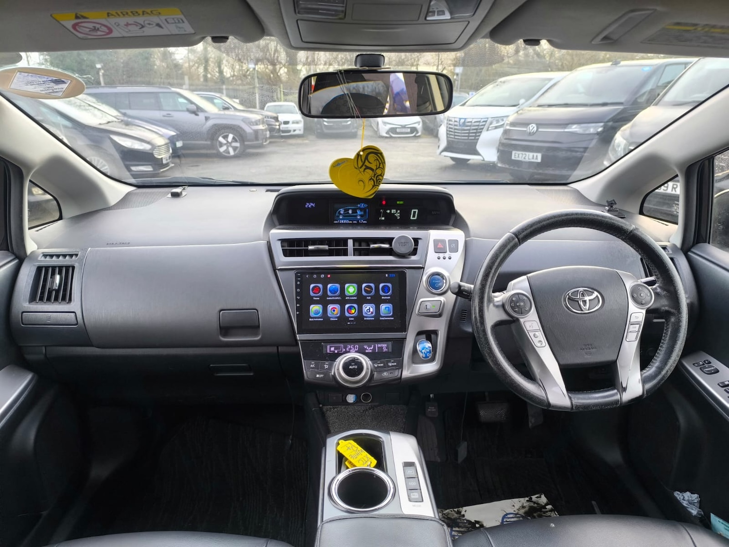 Used Toyota Prius+ 2015 for sale - 77208122: Photo 14