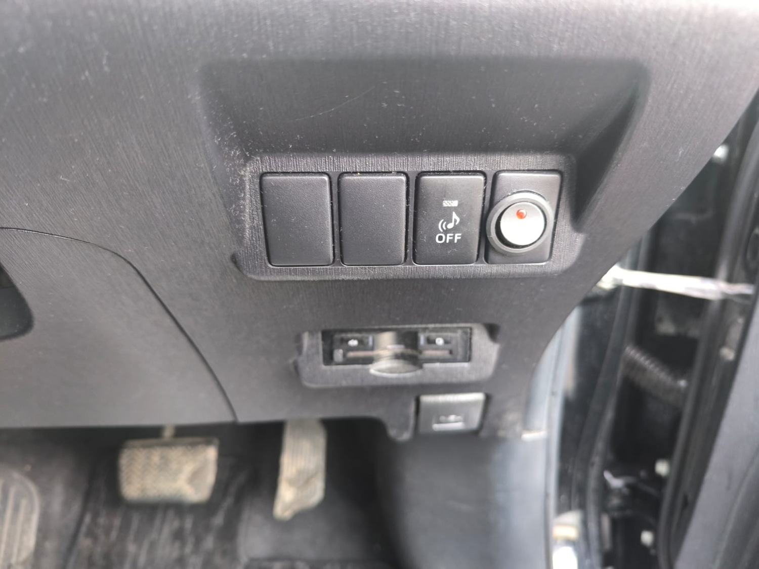 Used Toyota Prius+ 2015 for sale - 77208122: Photo 28