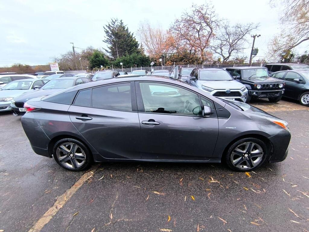 Used Toyota Prius 2017 for sale - 77179542: Photo 6